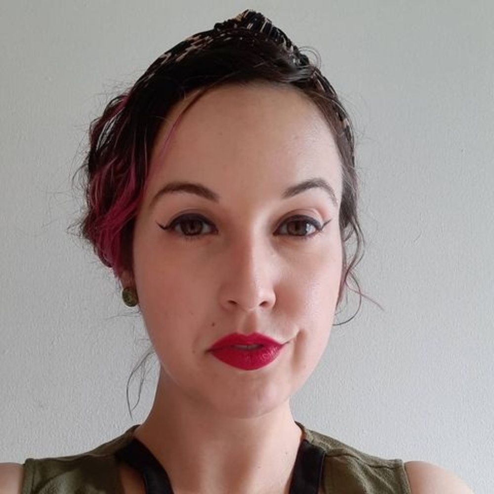 Meet your Posher, Crystal